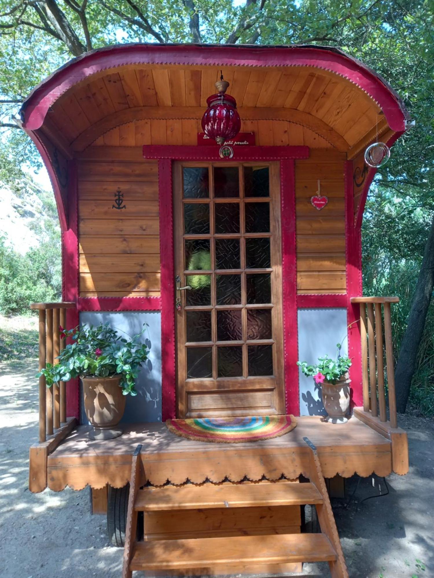 La Roulotte Du Petit Paradis Saint-Rémy-de-Provence المظهر الخارجي الصورة