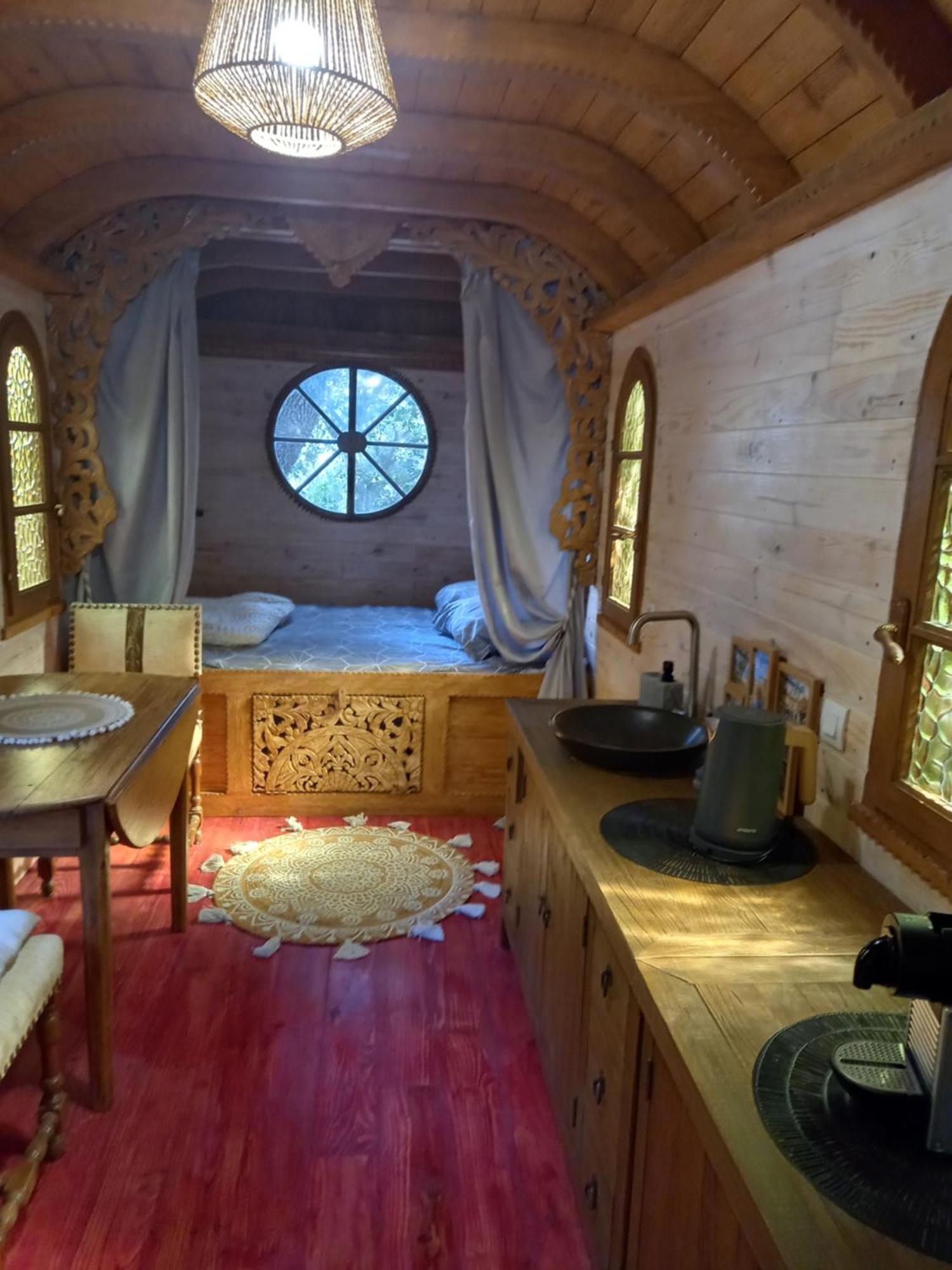 La Roulotte Du Petit Paradis Saint-Rémy-de-Provence المظهر الخارجي الصورة