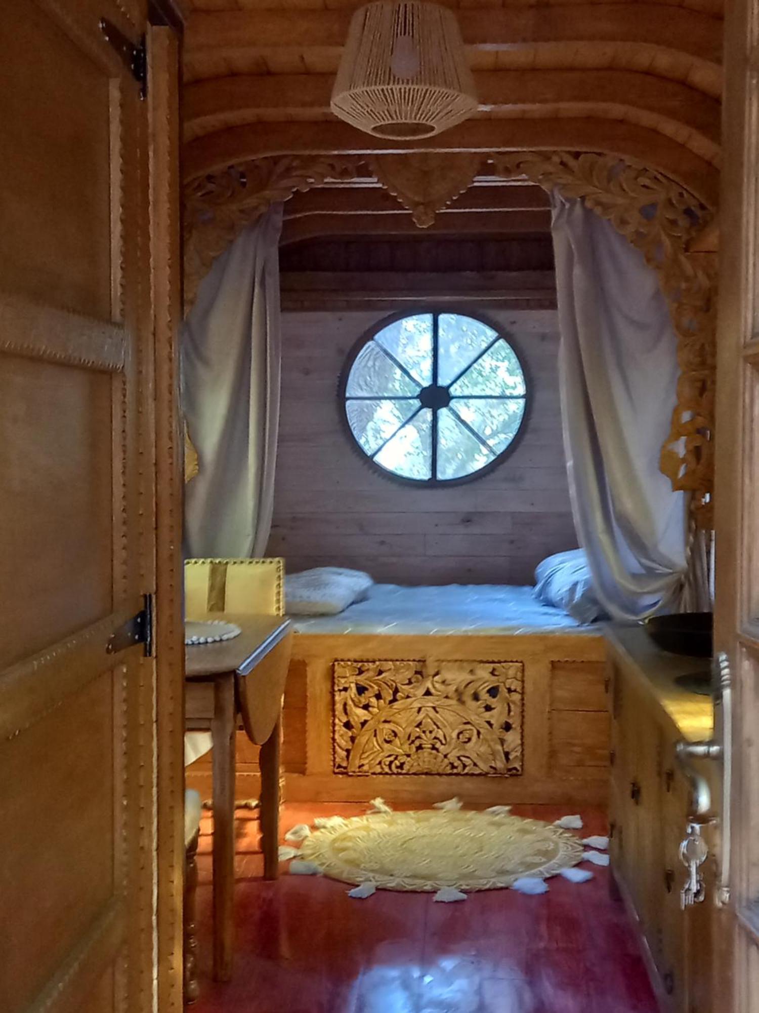 La Roulotte Du Petit Paradis Saint-Rémy-de-Provence المظهر الخارجي الصورة