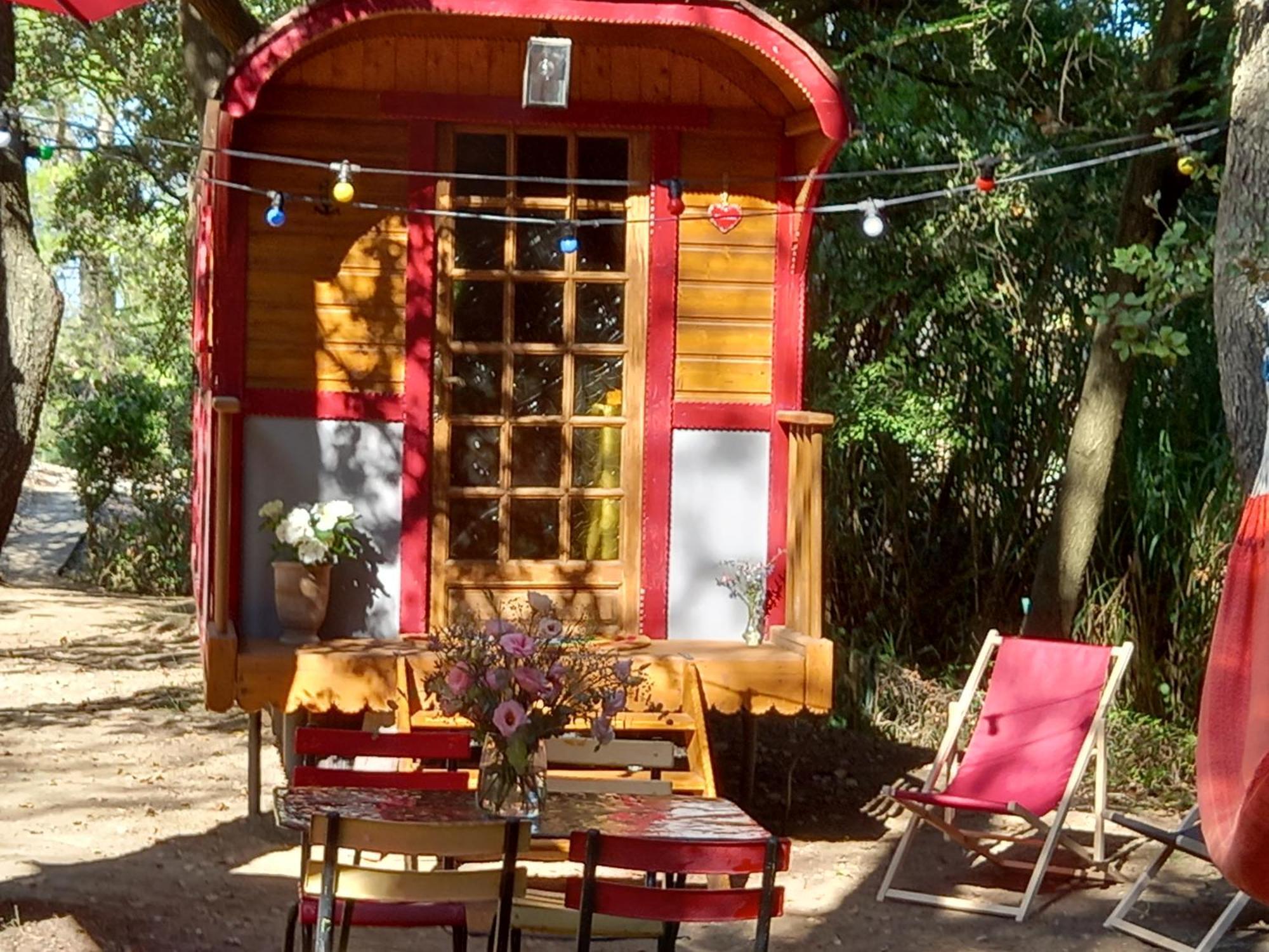 La Roulotte Du Petit Paradis Saint-Rémy-de-Provence المظهر الخارجي الصورة