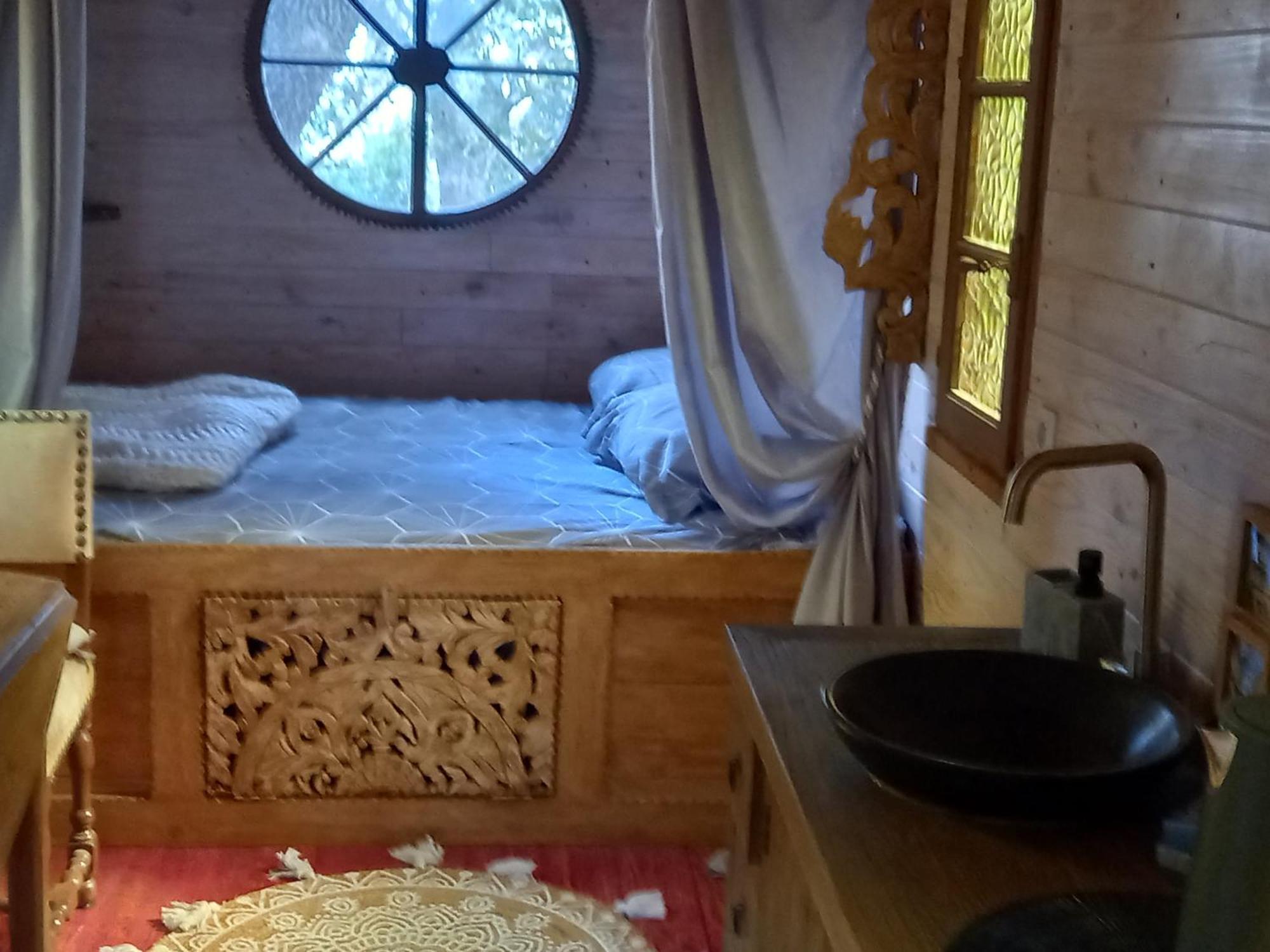 La Roulotte Du Petit Paradis Saint-Rémy-de-Provence المظهر الخارجي الصورة